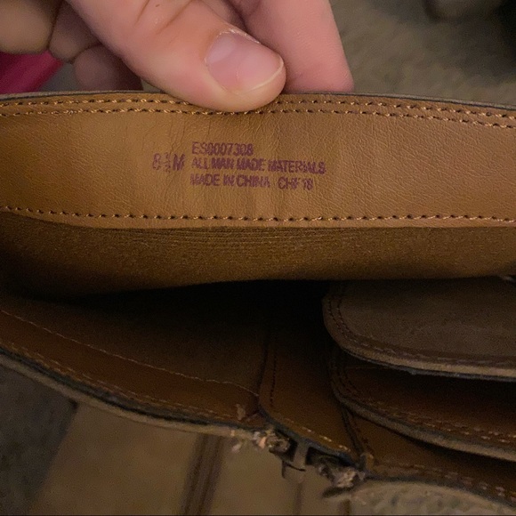 Tan lace up suede boots - Picture 2 of 8